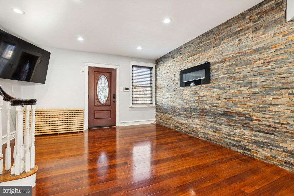 7012 LIMEKILN PIKE, Philadelphia, PA 19138