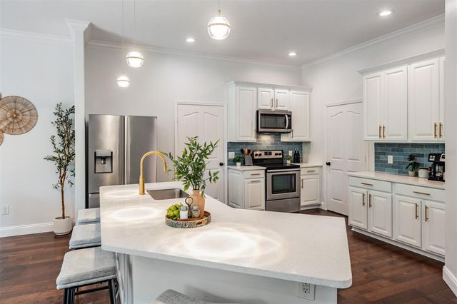 4003 S SHAMROCK ROAD, Tampa, FL 33611