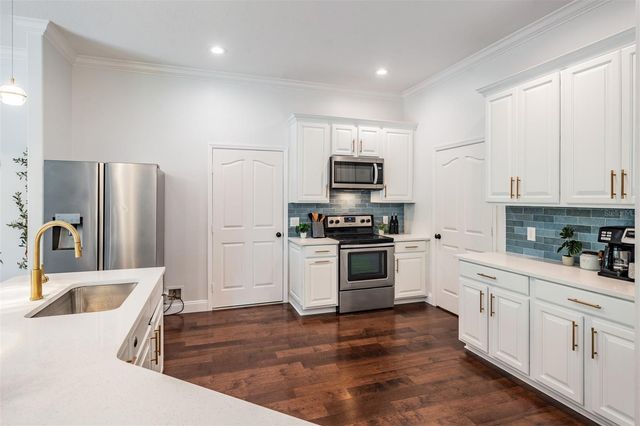 4003 S SHAMROCK ROAD, Tampa, FL 33611