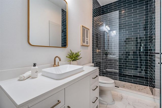 4003 S SHAMROCK ROAD, Tampa, FL 33611