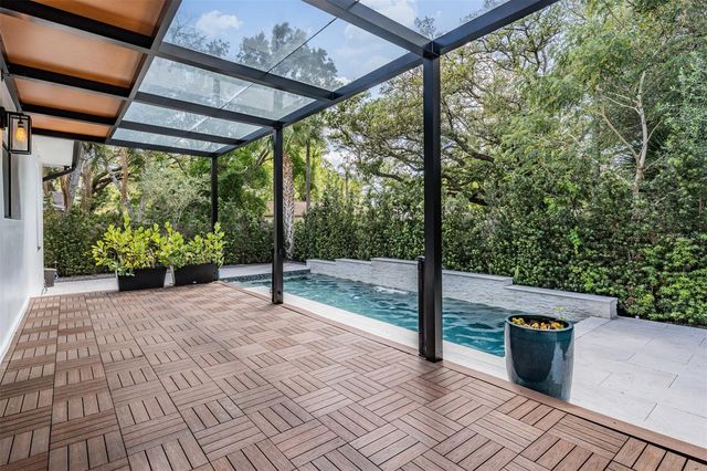 4003 S SHAMROCK ROAD, Tampa, FL 33611