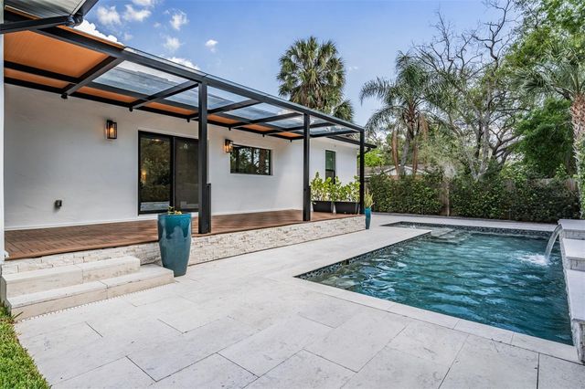 4003 S SHAMROCK ROAD, Tampa, FL 33611