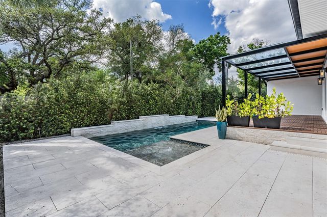 4003 S SHAMROCK ROAD, Tampa, FL 33611