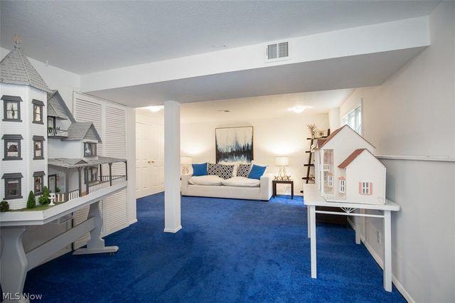 361 Skyview Road, Cleveland, OH 44109