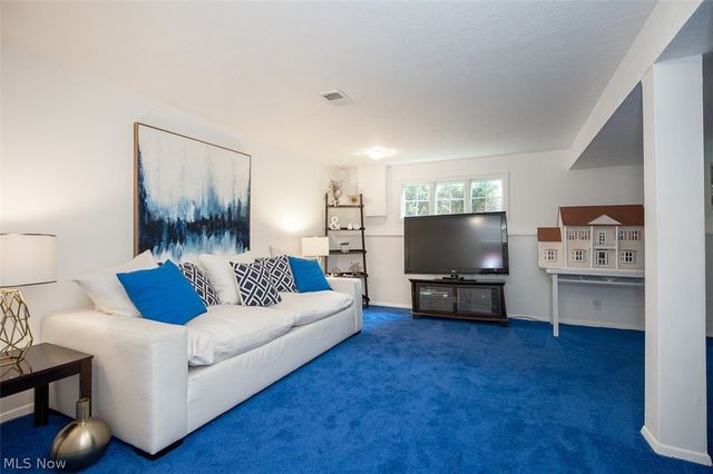 361 Skyview Road, Cleveland, OH 44109