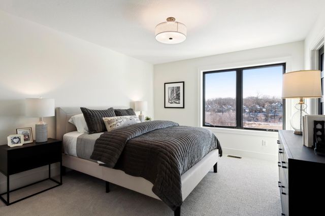 707 Ensconced Way, Chaska, MN 55318