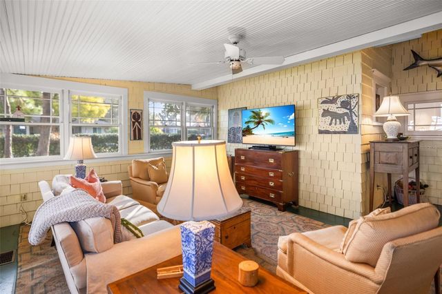 458 SCOTLAND STREET, Dunedin, FL 34698