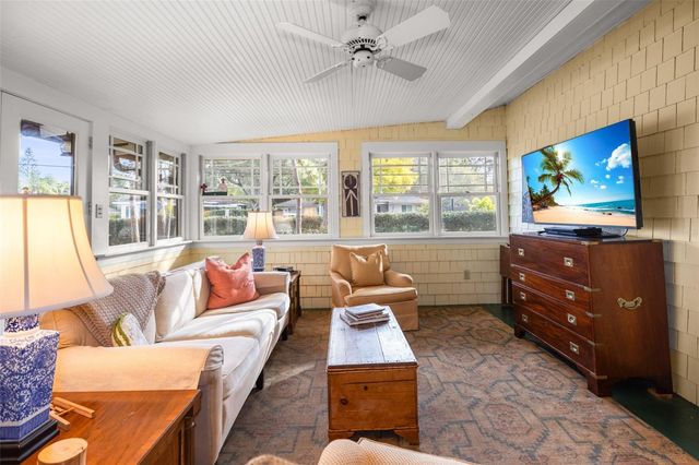 458 SCOTLAND STREET, Dunedin, FL 34698