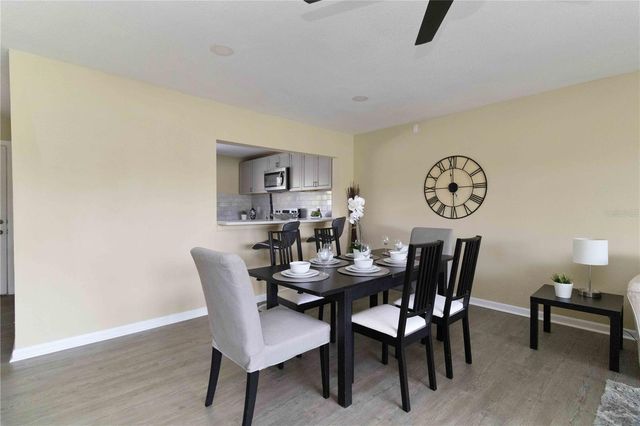 5345 LAKE ARROWHEAD TRAIL 12, Sarasota, FL 34231