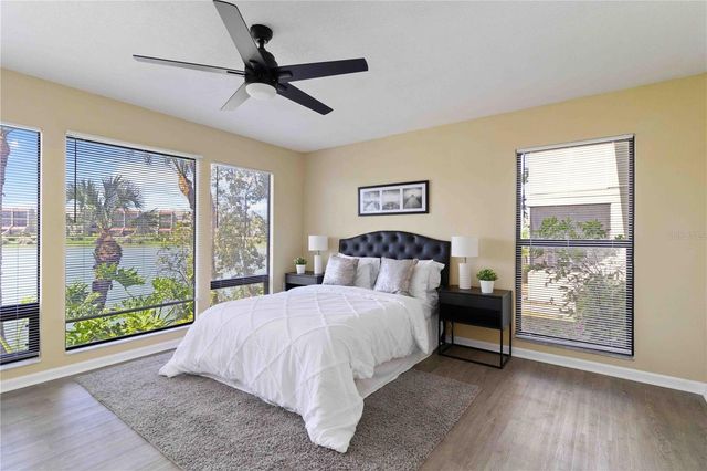 5345 LAKE ARROWHEAD TRAIL 12, Sarasota, FL 34231