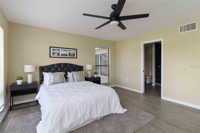 5345 LAKE ARROWHEAD TRAIL 12, Sarasota, FL 34231