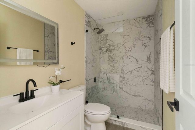 5345 LAKE ARROWHEAD TRAIL 12, Sarasota, FL 34231