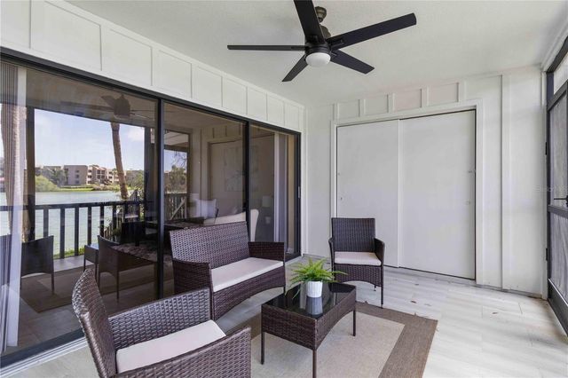 5345 LAKE ARROWHEAD TRAIL 12, Sarasota, FL 34231