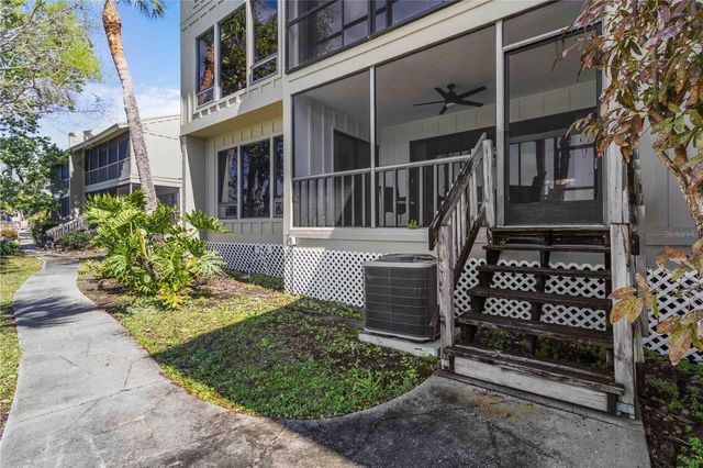 5345 LAKE ARROWHEAD TRAIL 12, Sarasota, FL 34231