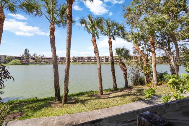 5345 LAKE ARROWHEAD TRAIL 12, Sarasota, FL 34231