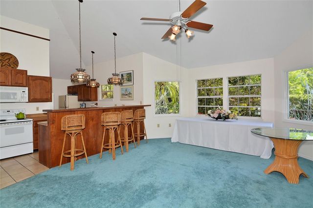 5345 LAKE ARROWHEAD TRAIL 12, Sarasota, FL 34231