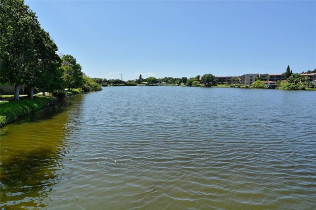 5345 LAKE ARROWHEAD TRAIL 12, Sarasota, FL 34231