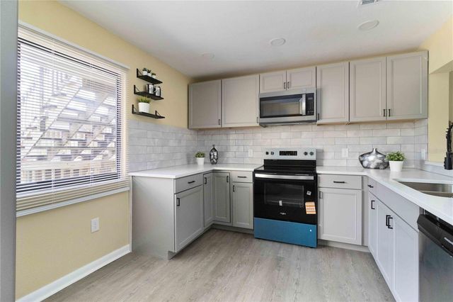 5345 LAKE ARROWHEAD TRAIL 12, Sarasota, FL 34231