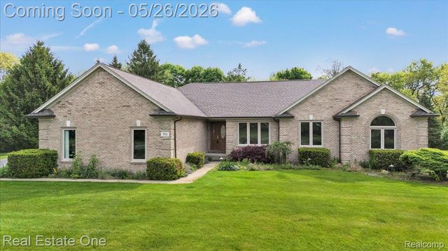 751 Bristol Lane, Orion Charter Township, MI 48348