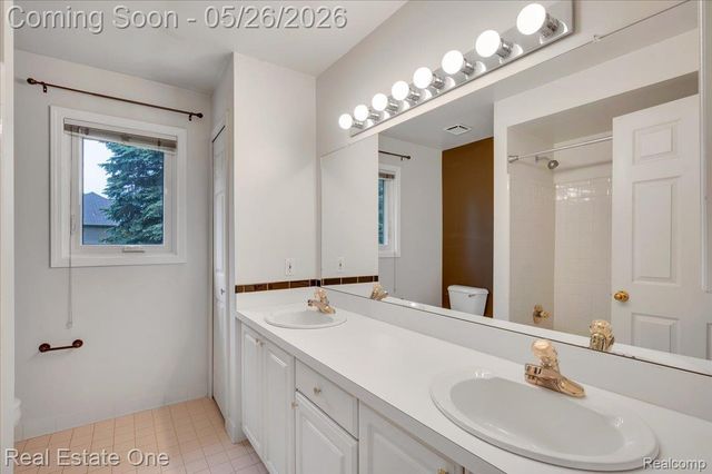751 Bristol Lane, Orion Charter Township, MI 48348