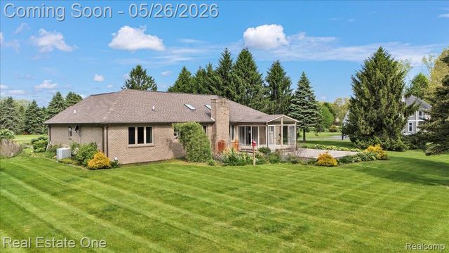 751 Bristol Lane, Orion Charter Township, MI 48348