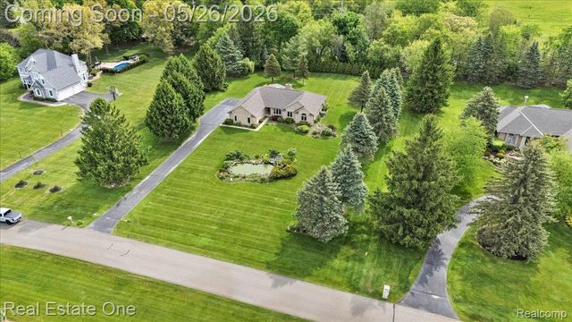 751 Bristol Lane, Orion Charter Township, MI 48348