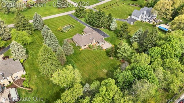 751 Bristol Lane, Orion Charter Township, MI 48348