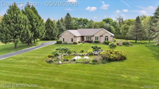 751 Bristol Lane, Orion Charter Township, MI 48348