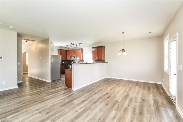 4625 Meadowside Terrace, High Point, NC 27265