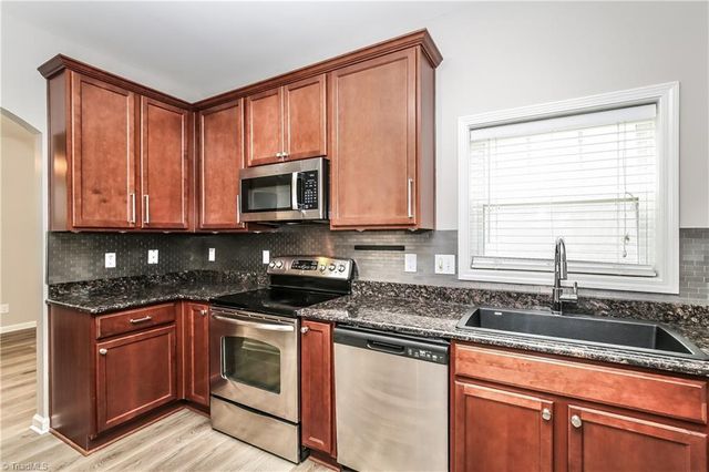 4625 Meadowside Terrace, High Point, NC 27265