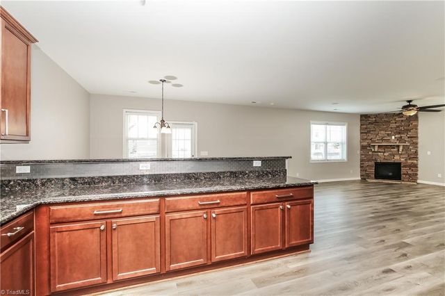4625 Meadowside Terrace, High Point, NC 27265