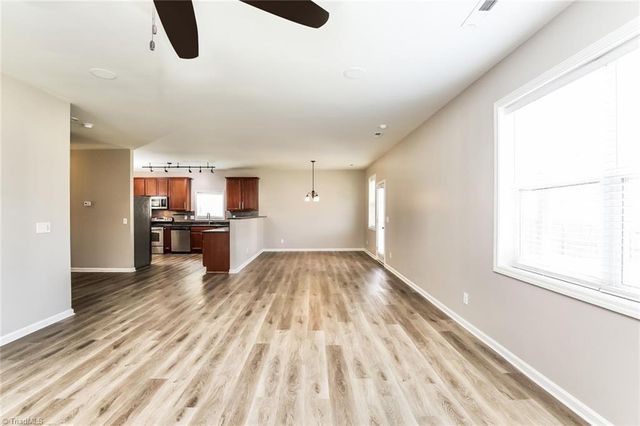 4625 Meadowside Terrace, High Point, NC 27265