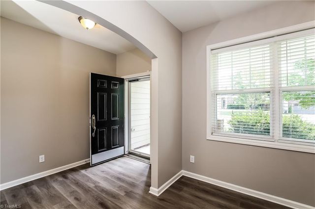 4625 Meadowside Terrace, High Point, NC 27265
