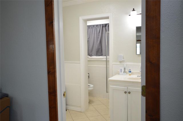 1821 E Winn Street, Kemah, TX 77565