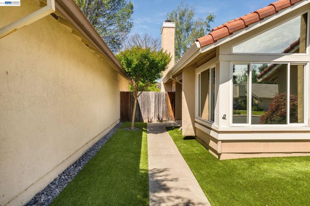 11752 Betlen Dr, Dublin, CA 94568