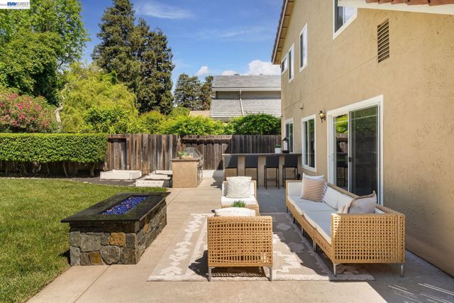 11752 Betlen Dr, Dublin, CA 94568