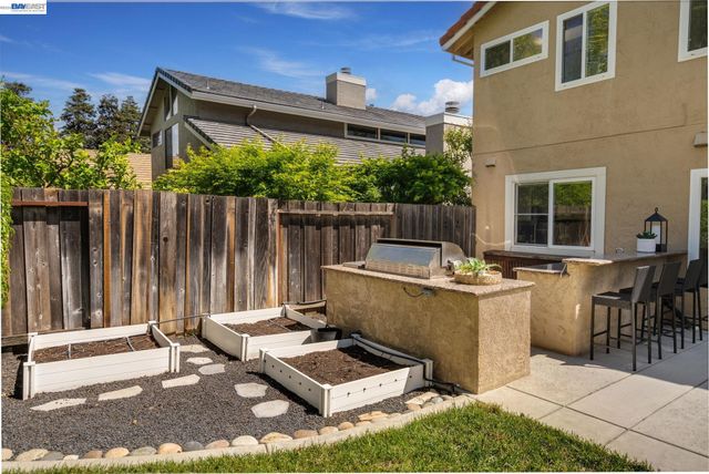 11752 Betlen Dr, Dublin, CA 94568