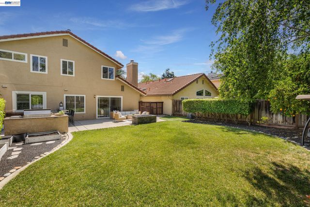 11752 Betlen Dr, Dublin, CA 94568