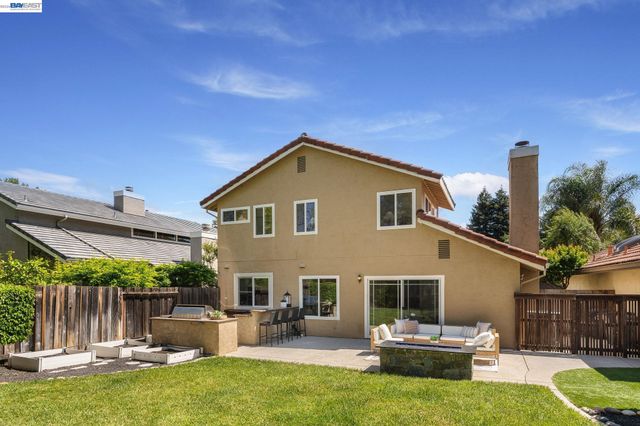 11752 Betlen Dr, Dublin, CA 94568