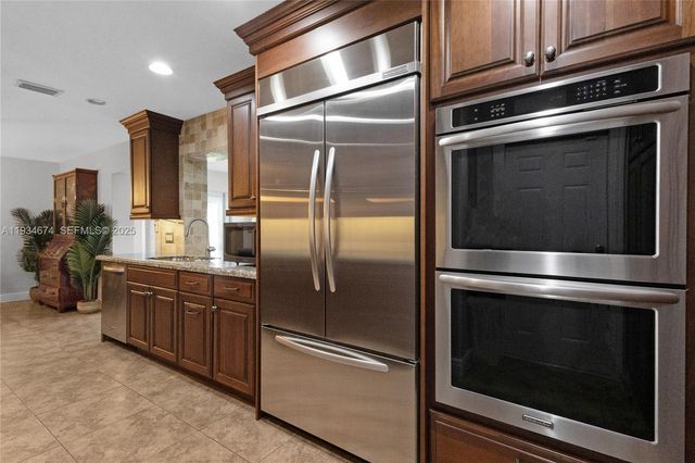 3401 NE 21st Ave, Lighthouse Point, FL 33064