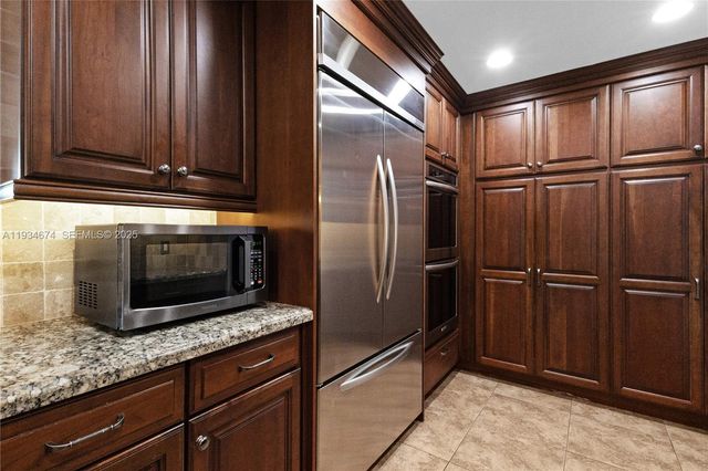 3401 NE 21st Ave, Lighthouse Point, FL 33064