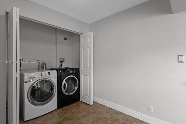 3401 NE 21st Ave, Lighthouse Point, FL 33064