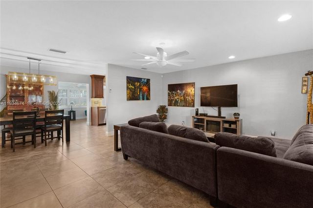 3401 NE 21st Ave, Lighthouse Point, FL 33064