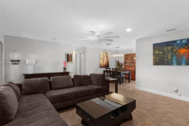 3401 NE 21st Ave, Lighthouse Point, FL 33064