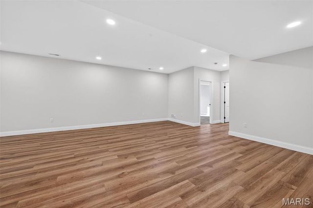 216 W Essex Avenue, St Louis, MO 63122