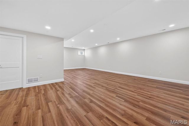 216 W Essex Avenue, St Louis, MO 63122