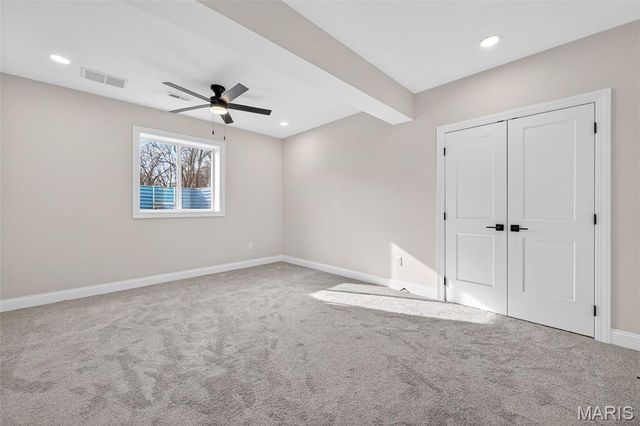 216 W Essex Avenue, St Louis, MO 63122