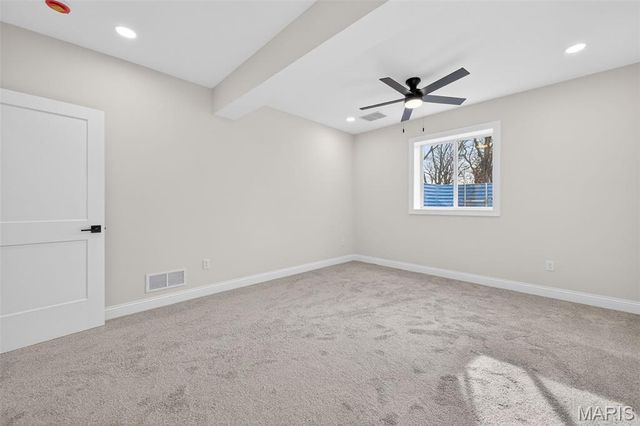 216 W Essex Avenue, St Louis, MO 63122