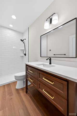 216 W Essex Avenue, St Louis, MO 63122