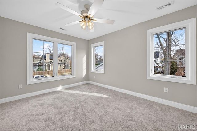 216 W Essex Avenue, St Louis, MO 63122